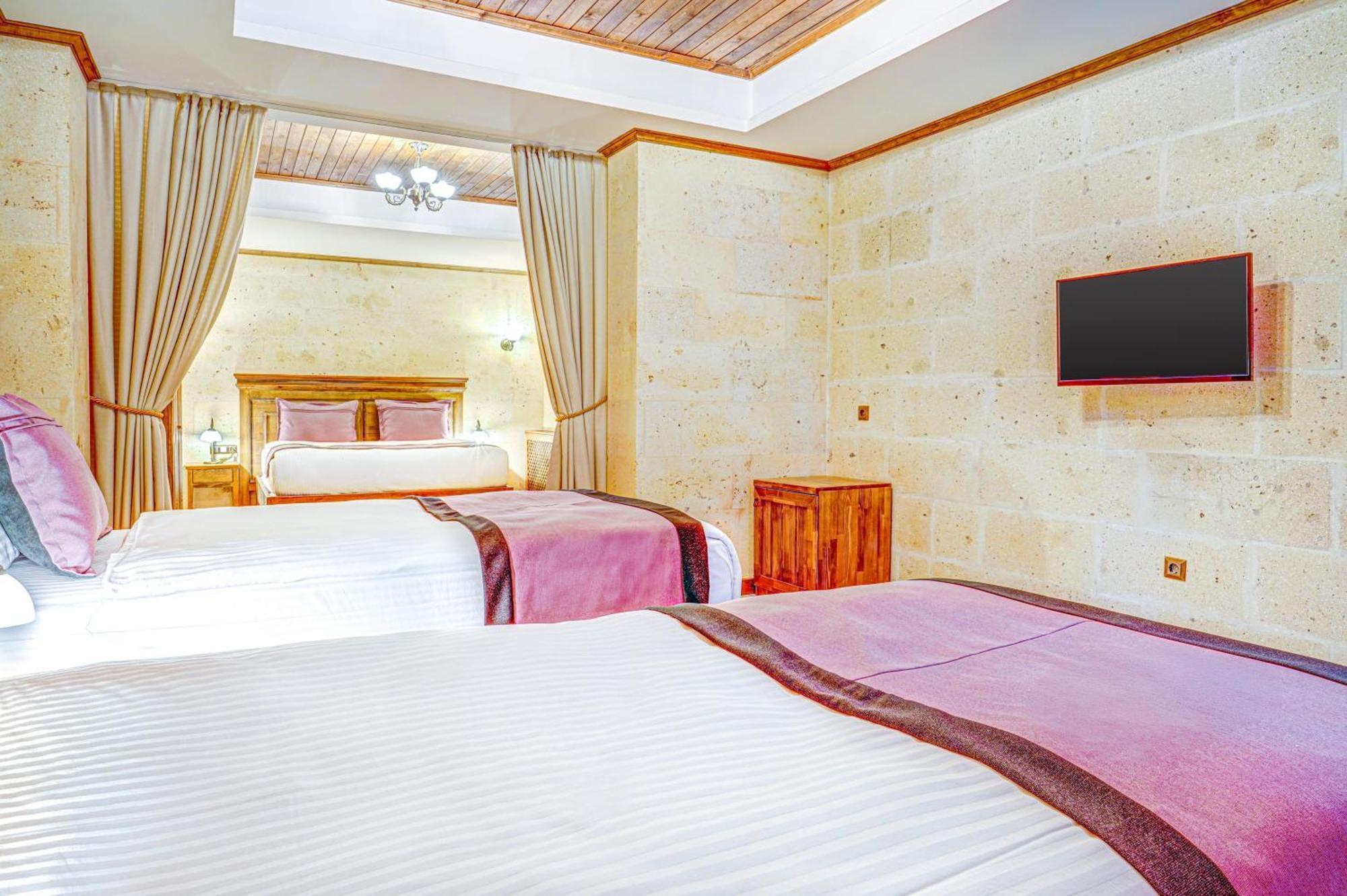 Unique Cappadocia Palace Goreme Exterior foto